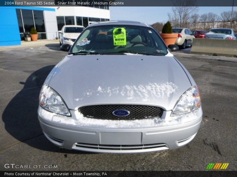 Silver Frost Metallic / Medium Graphite 2004 Ford Taurus SES Sedan