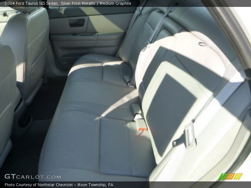 Silver Frost Metallic / Medium Graphite 2004 Ford Taurus SES Sedan