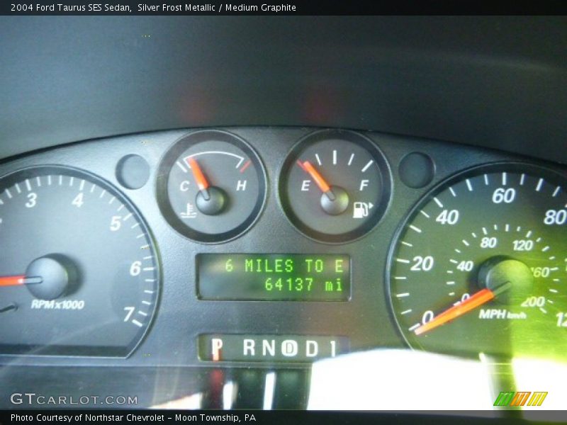 Silver Frost Metallic / Medium Graphite 2004 Ford Taurus SES Sedan