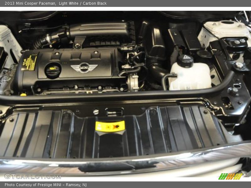 Light White / Carbon Black 2013 Mini Cooper Paceman