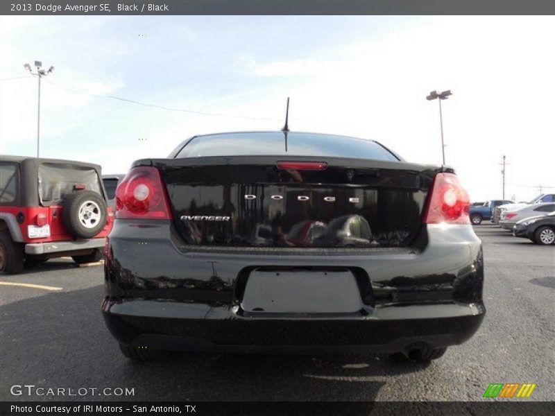 Black / Black 2013 Dodge Avenger SE