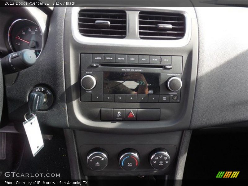 Black / Black 2013 Dodge Avenger SE