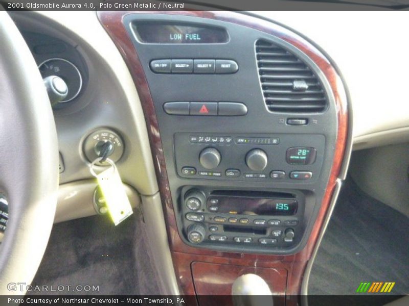 Polo Green Metallic / Neutral 2001 Oldsmobile Aurora 4.0