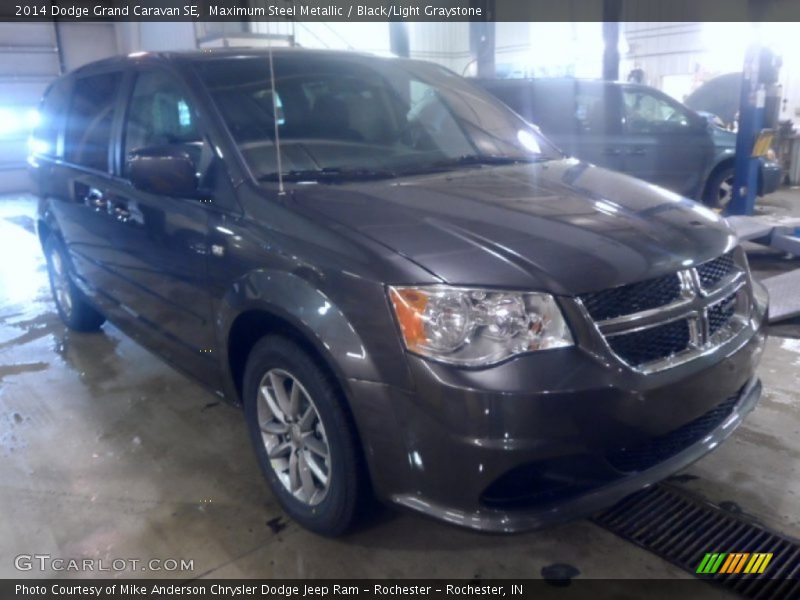 Maximum Steel Metallic / Black/Light Graystone 2014 Dodge Grand Caravan SE