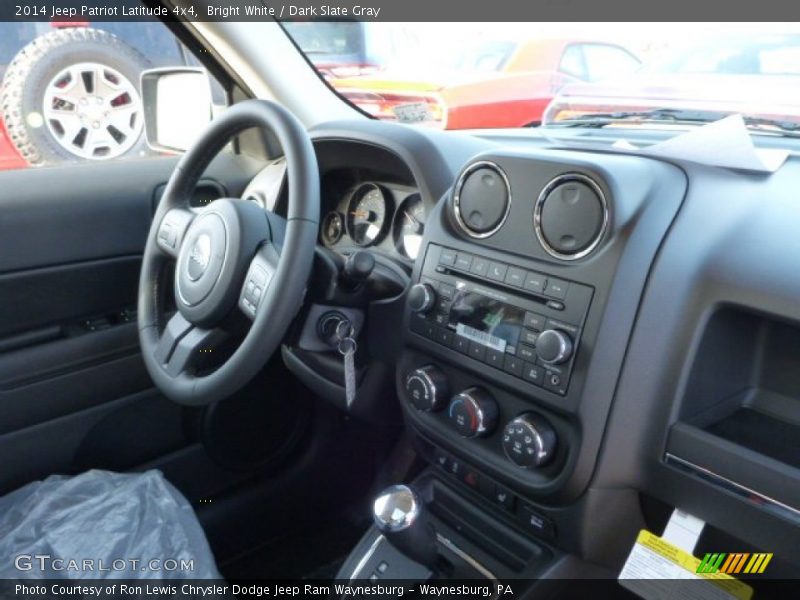 Bright White / Dark Slate Gray 2014 Jeep Patriot Latitude 4x4