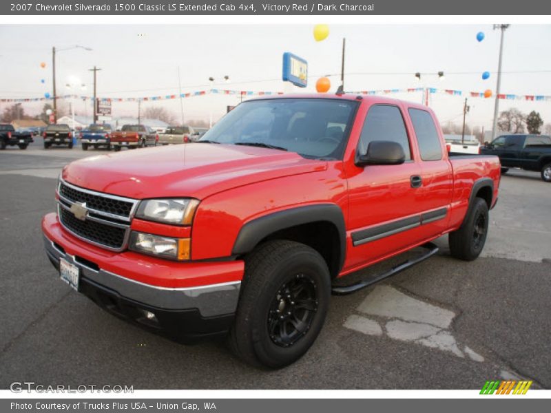 Victory Red / Dark Charcoal 2007 Chevrolet Silverado 1500 Classic LS Extended Cab 4x4