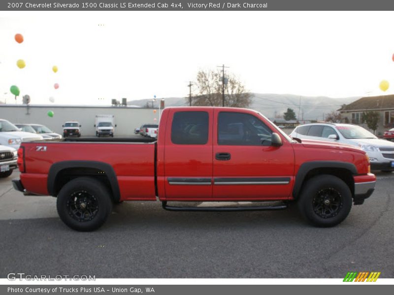 Victory Red / Dark Charcoal 2007 Chevrolet Silverado 1500 Classic LS Extended Cab 4x4