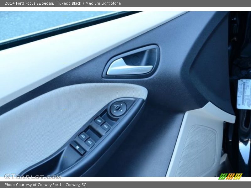 Tuxedo Black / Medium Light Stone 2014 Ford Focus SE Sedan