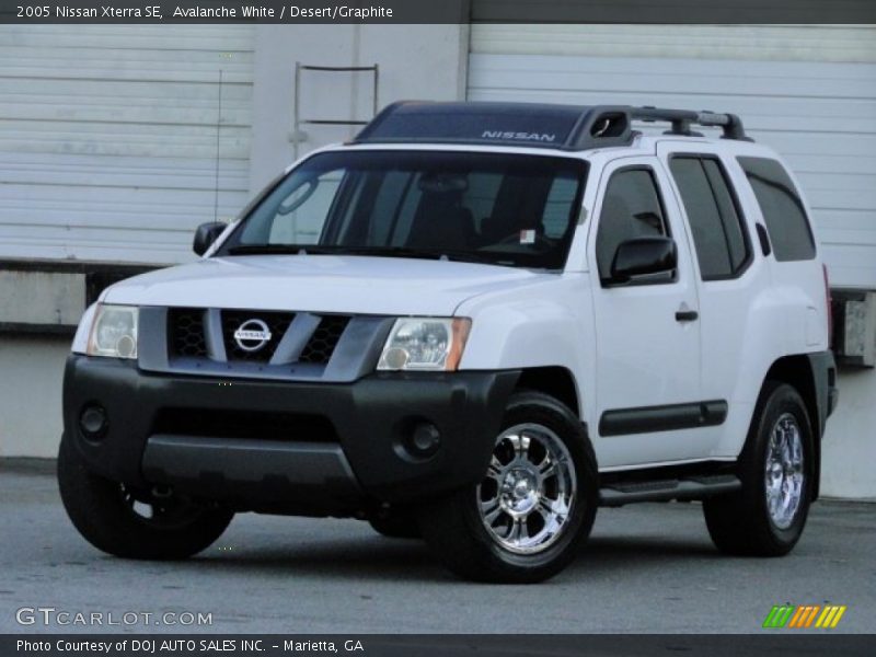 Avalanche White / Desert/Graphite 2005 Nissan Xterra SE