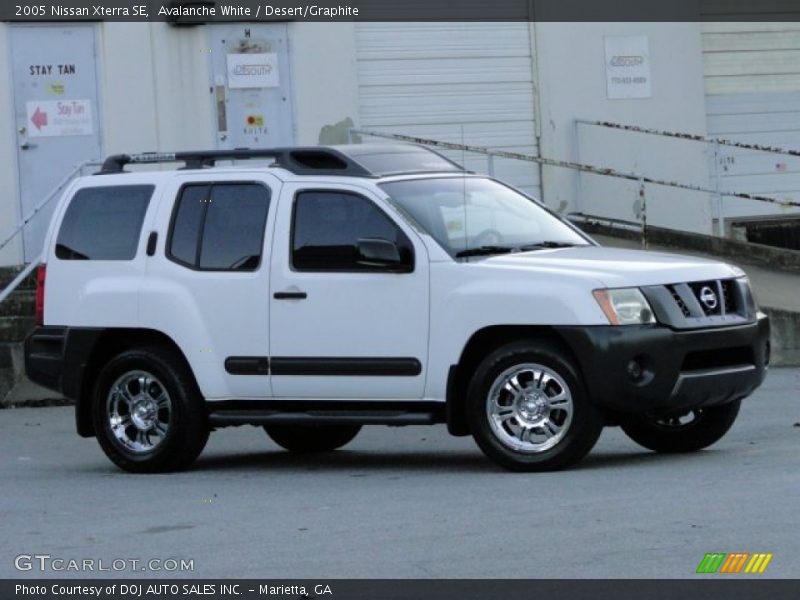 Avalanche White / Desert/Graphite 2005 Nissan Xterra SE