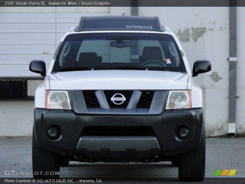 Avalanche White / Desert/Graphite 2005 Nissan Xterra SE