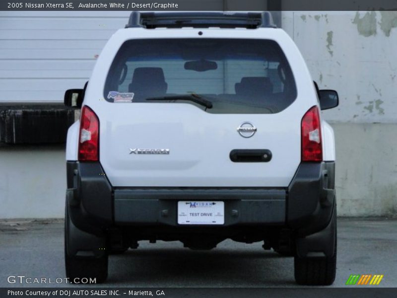 Avalanche White / Desert/Graphite 2005 Nissan Xterra SE