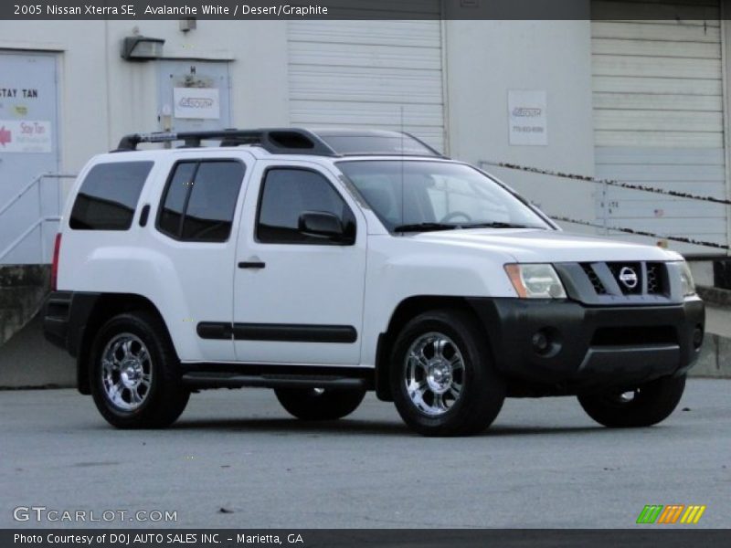 Avalanche White / Desert/Graphite 2005 Nissan Xterra SE