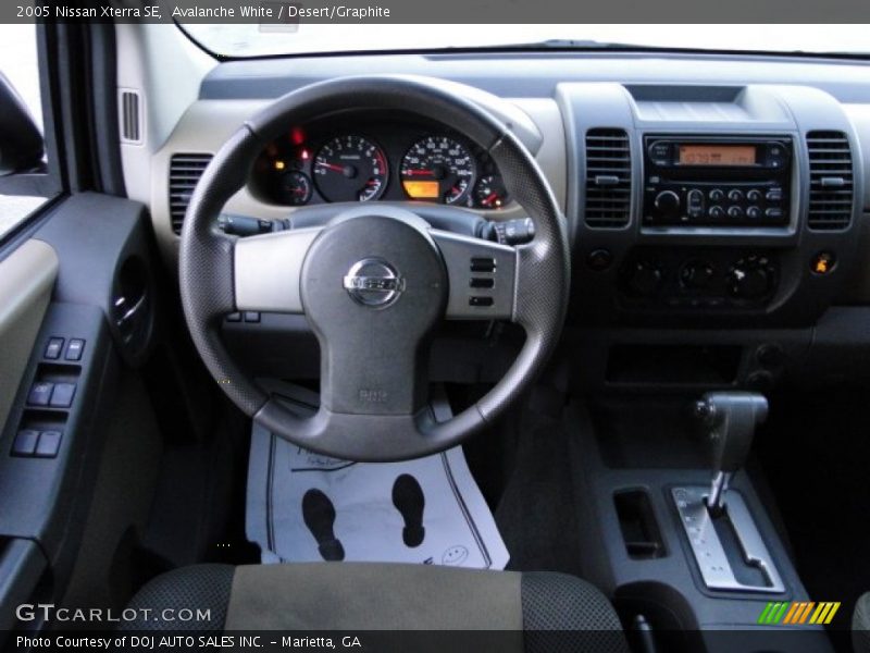 Avalanche White / Desert/Graphite 2005 Nissan Xterra SE