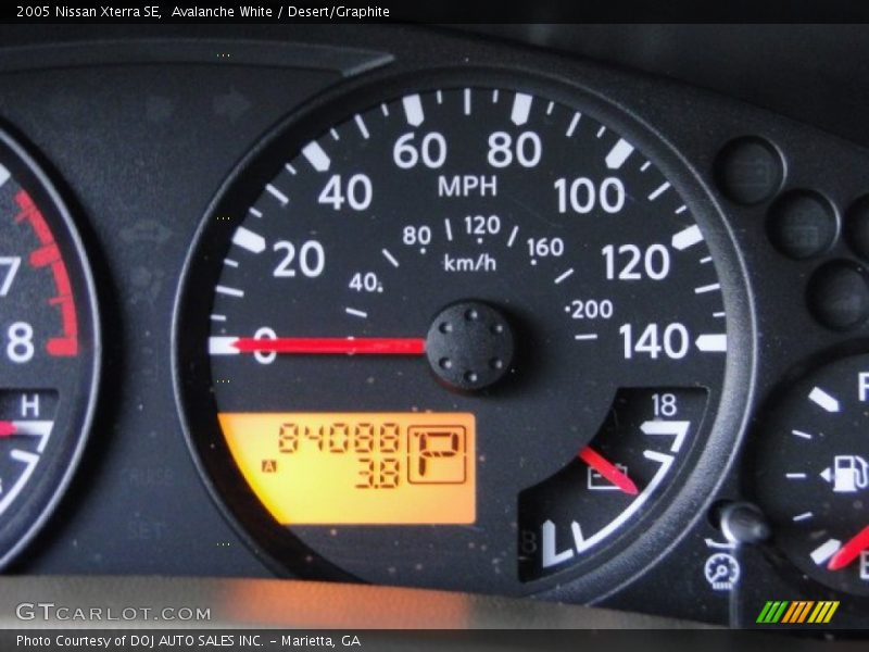 Avalanche White / Desert/Graphite 2005 Nissan Xterra SE