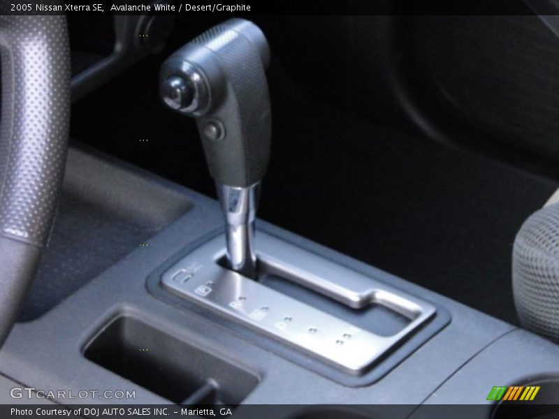 Avalanche White / Desert/Graphite 2005 Nissan Xterra SE