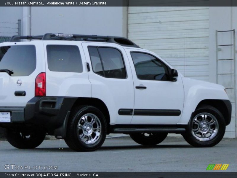 Avalanche White / Desert/Graphite 2005 Nissan Xterra SE