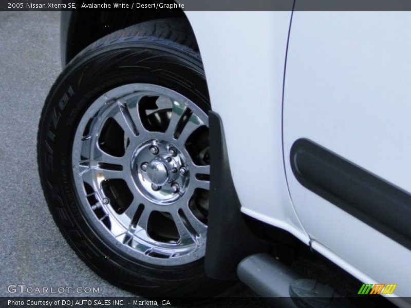 Avalanche White / Desert/Graphite 2005 Nissan Xterra SE