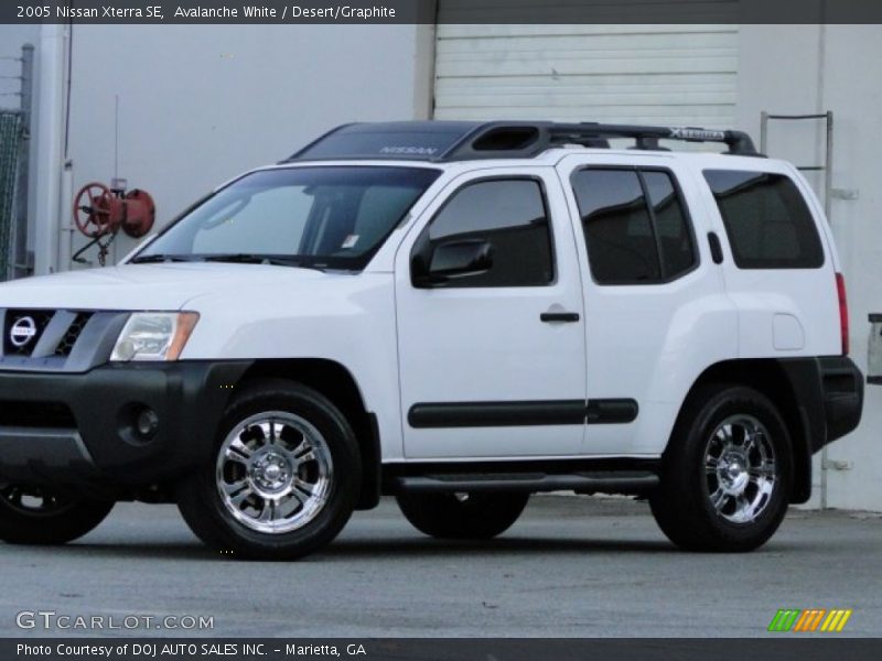 Avalanche White / Desert/Graphite 2005 Nissan Xterra SE