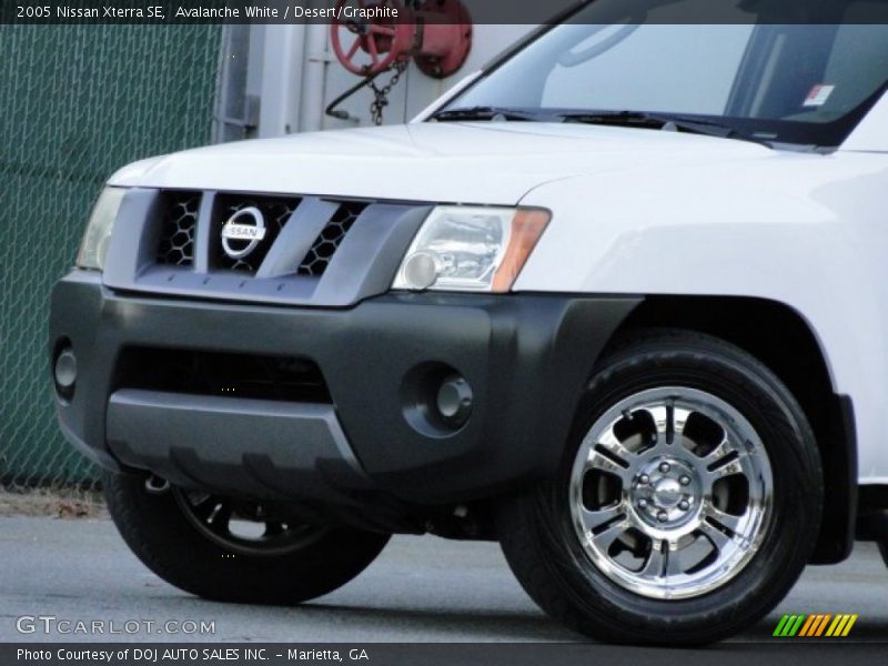Avalanche White / Desert/Graphite 2005 Nissan Xterra SE