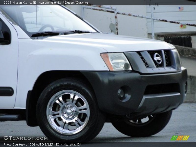 Avalanche White / Desert/Graphite 2005 Nissan Xterra SE