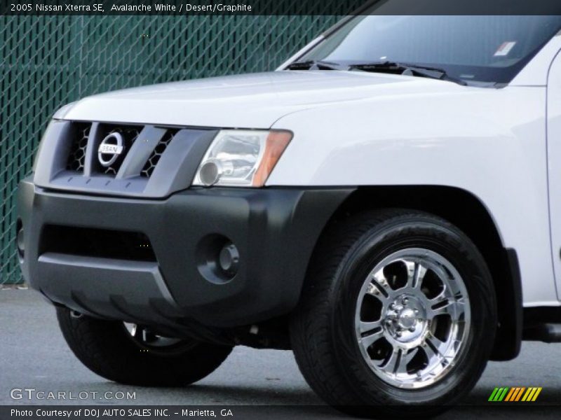 Avalanche White / Desert/Graphite 2005 Nissan Xterra SE