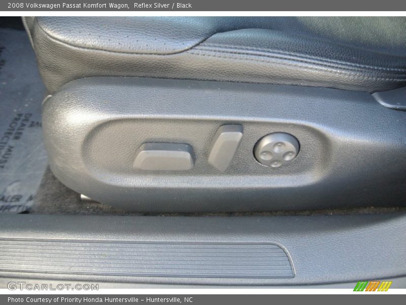 Reflex Silver / Black 2008 Volkswagen Passat Komfort Wagon