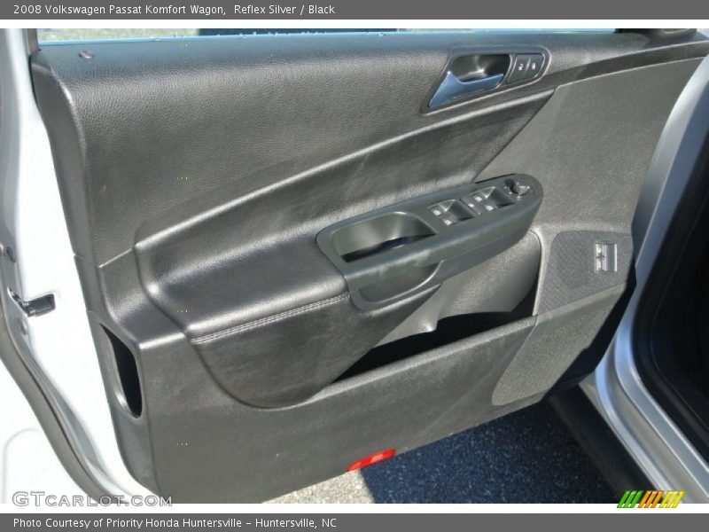 Reflex Silver / Black 2008 Volkswagen Passat Komfort Wagon