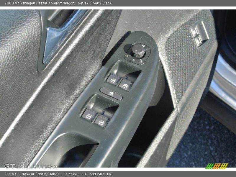 Reflex Silver / Black 2008 Volkswagen Passat Komfort Wagon