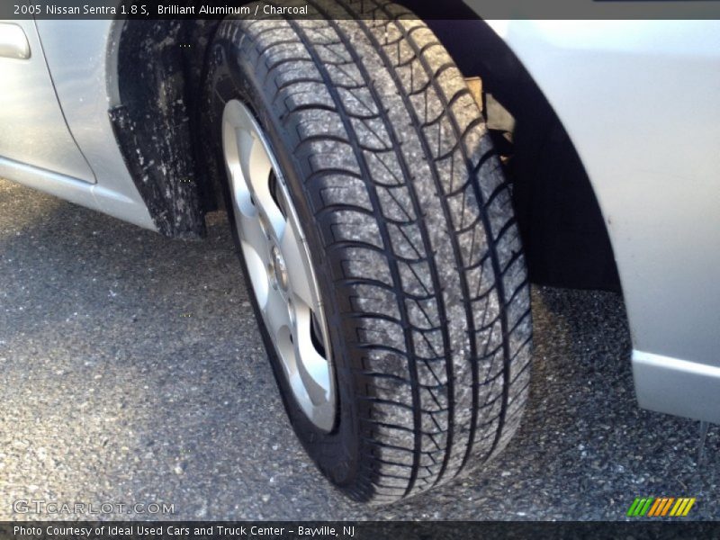 Brilliant Aluminum / Charcoal 2005 Nissan Sentra 1.8 S