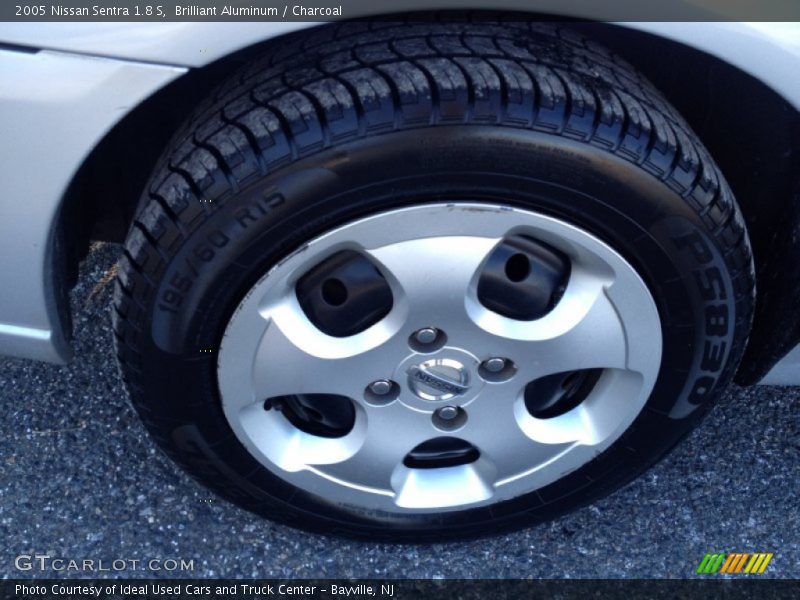 Brilliant Aluminum / Charcoal 2005 Nissan Sentra 1.8 S