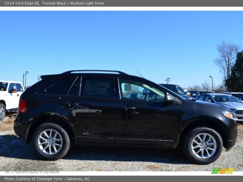 Tuxedo Black / Medium Light Stone 2014 Ford Edge SE