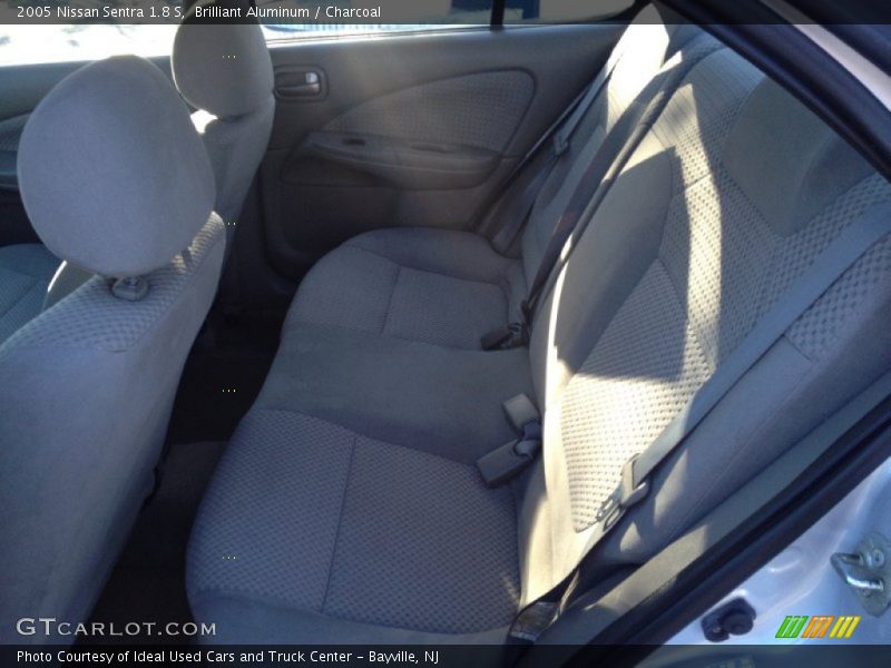 Brilliant Aluminum / Charcoal 2005 Nissan Sentra 1.8 S