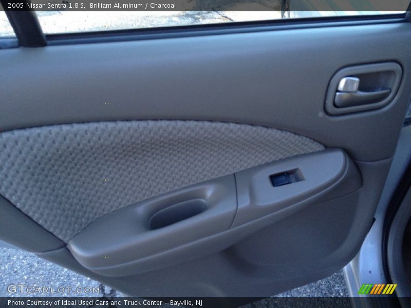 Brilliant Aluminum / Charcoal 2005 Nissan Sentra 1.8 S