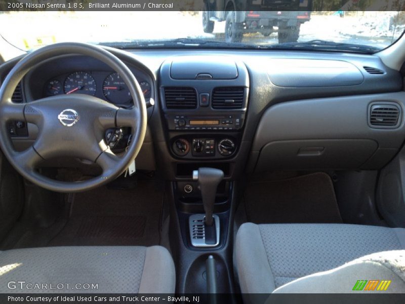 Brilliant Aluminum / Charcoal 2005 Nissan Sentra 1.8 S