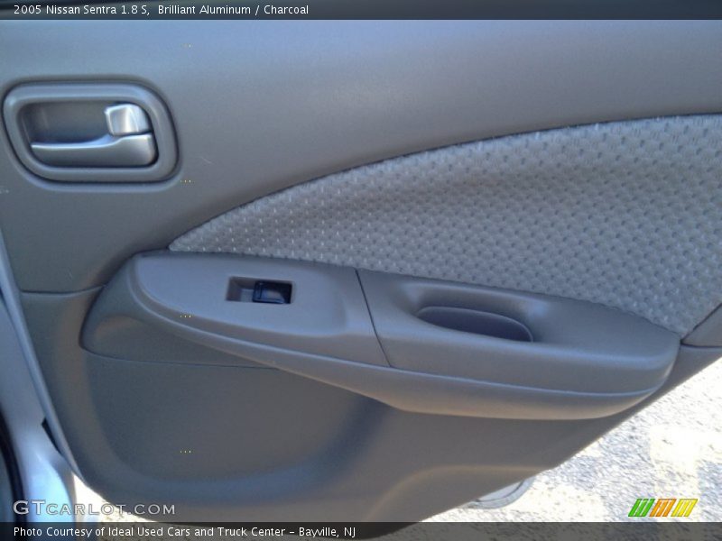 Brilliant Aluminum / Charcoal 2005 Nissan Sentra 1.8 S