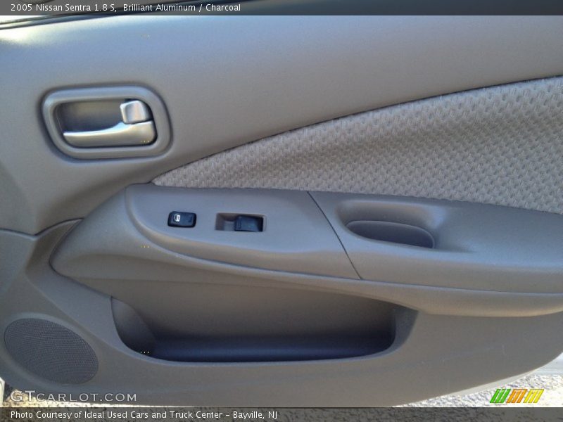 Brilliant Aluminum / Charcoal 2005 Nissan Sentra 1.8 S