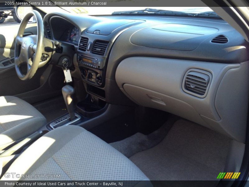 Brilliant Aluminum / Charcoal 2005 Nissan Sentra 1.8 S