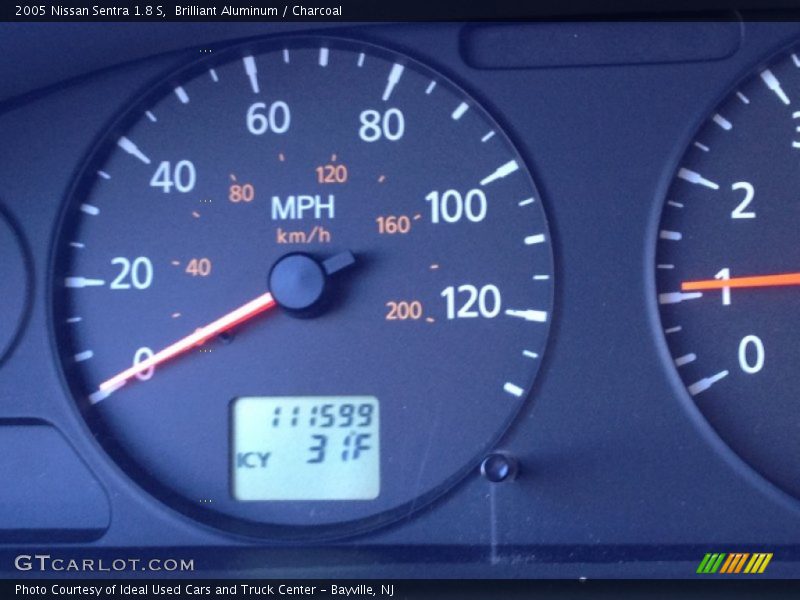 Brilliant Aluminum / Charcoal 2005 Nissan Sentra 1.8 S