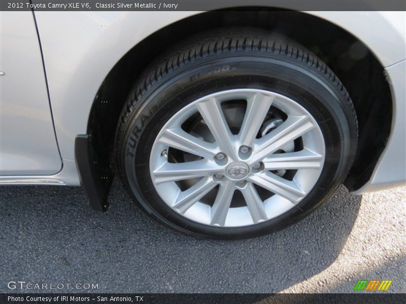 Classic Silver Metallic / Ivory 2012 Toyota Camry XLE V6