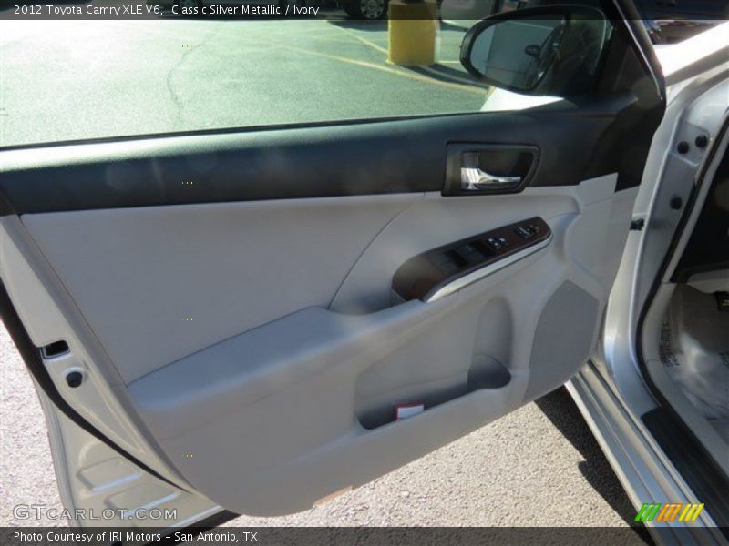 Classic Silver Metallic / Ivory 2012 Toyota Camry XLE V6