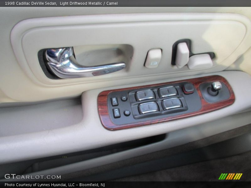 Light Driftwood Metallic / Camel 1998 Cadillac DeVille Sedan