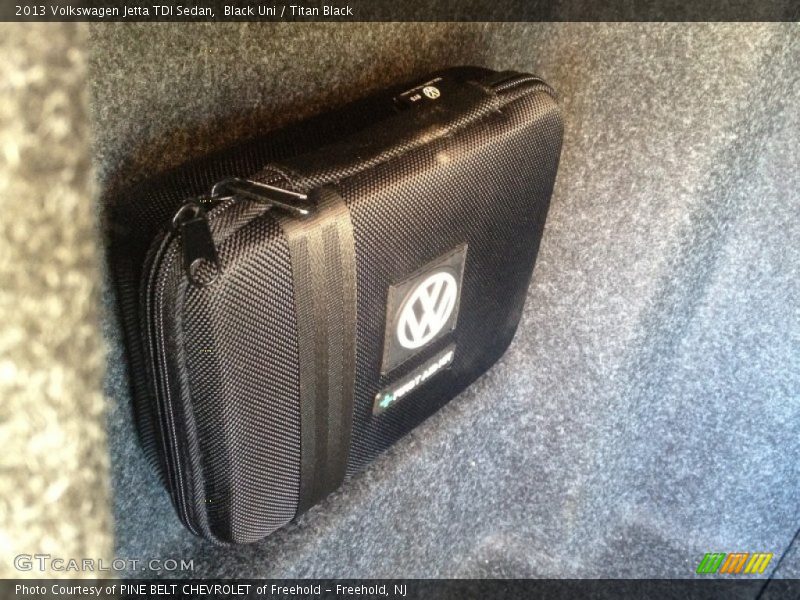Black Uni / Titan Black 2013 Volkswagen Jetta TDI Sedan