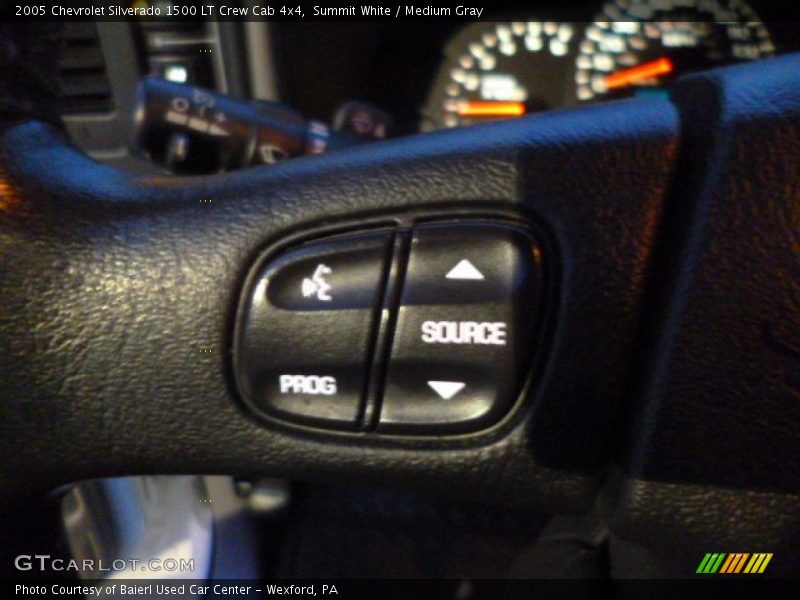 Summit White / Medium Gray 2005 Chevrolet Silverado 1500 LT Crew Cab 4x4