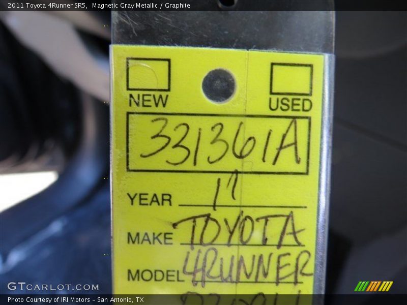 Magnetic Gray Metallic / Graphite 2011 Toyota 4Runner SR5