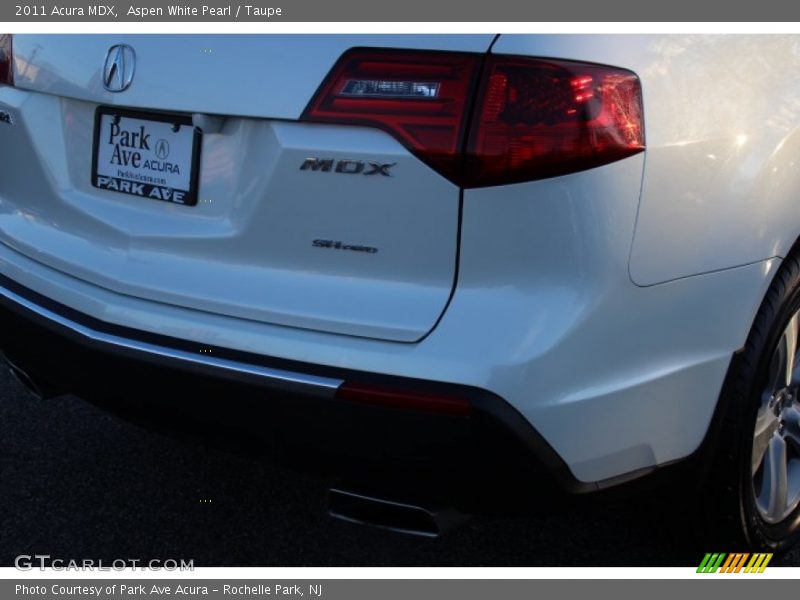 Aspen White Pearl / Taupe 2011 Acura MDX