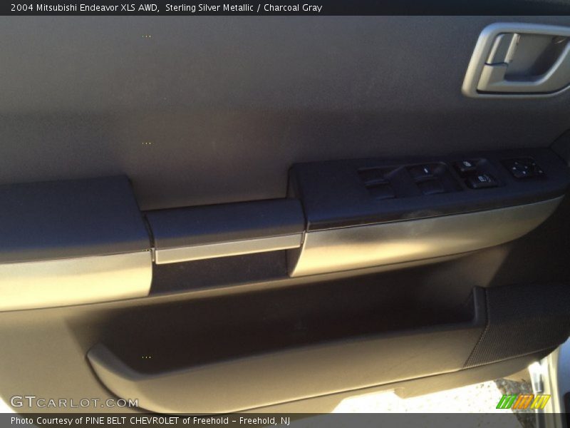 Sterling Silver Metallic / Charcoal Gray 2004 Mitsubishi Endeavor XLS AWD