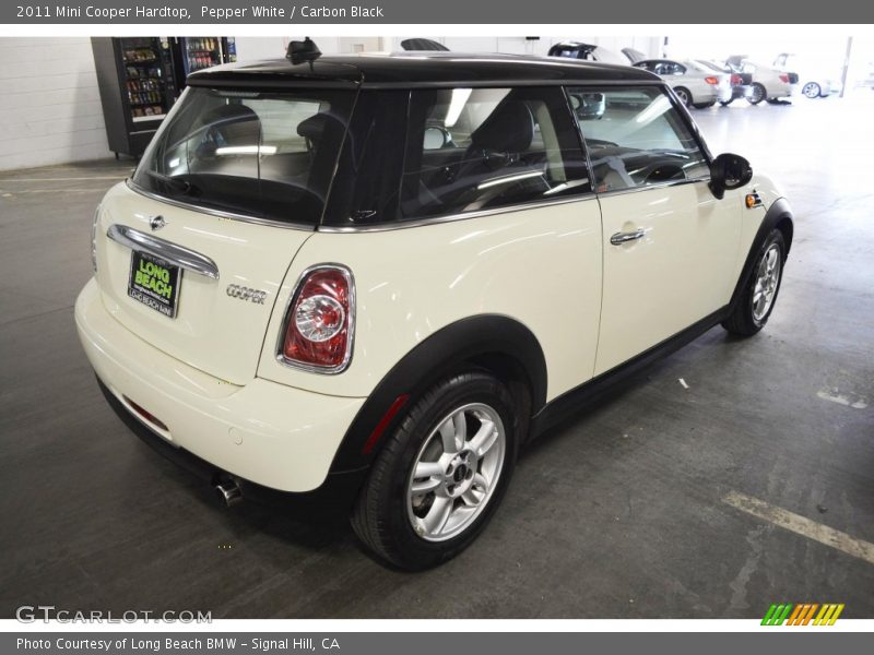 Pepper White / Carbon Black 2011 Mini Cooper Hardtop