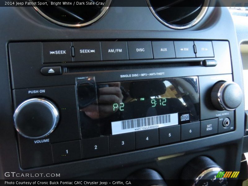Bright White / Dark Slate Gray 2014 Jeep Patriot Sport