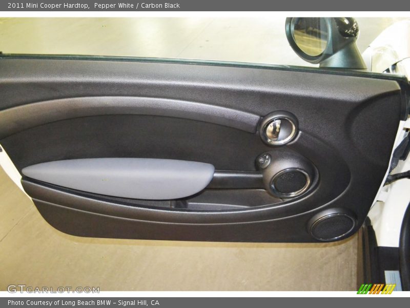Pepper White / Carbon Black 2011 Mini Cooper Hardtop
